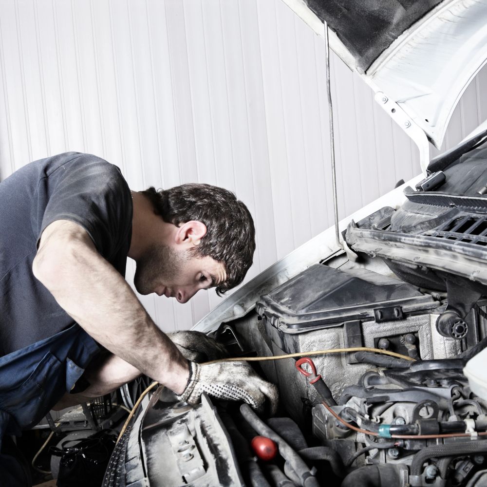 Auto repair and vehicle service gallery photo 8